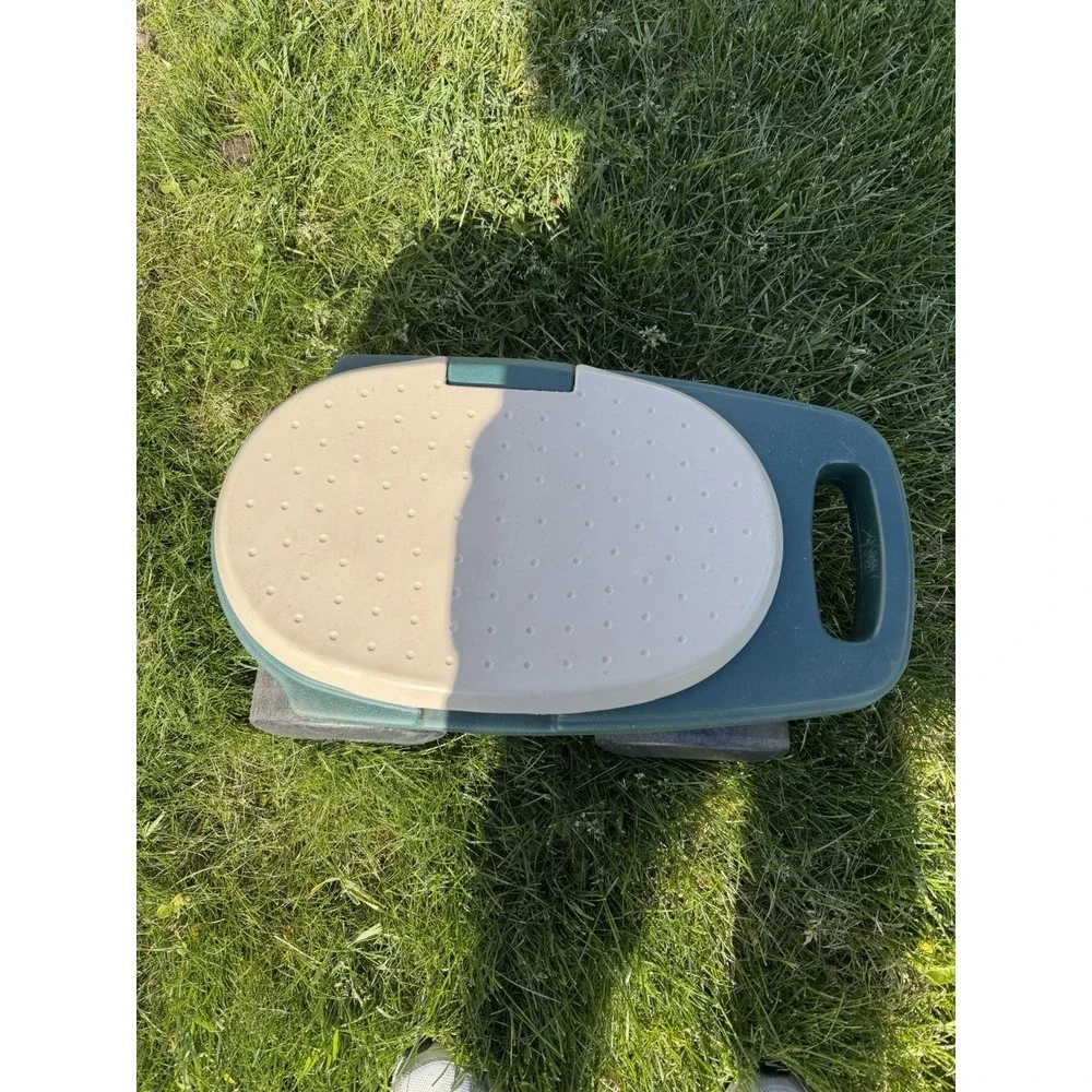 Step 2 Rolling Garden Hopper Multi Purpose Utility Seat Storage Cart Working